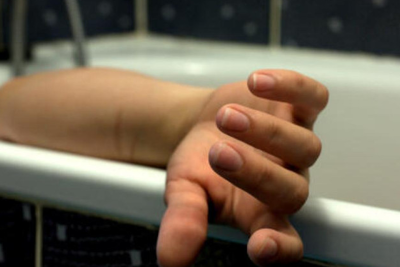 19 yaşlı qızın hamamda meyiti tapıldı