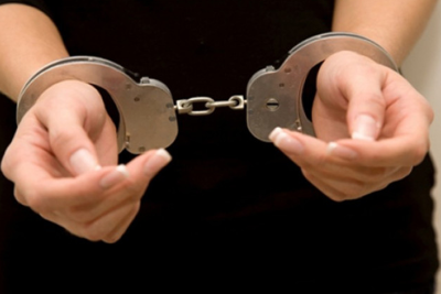 Bakıda qadın evdən qızılları oğurladı