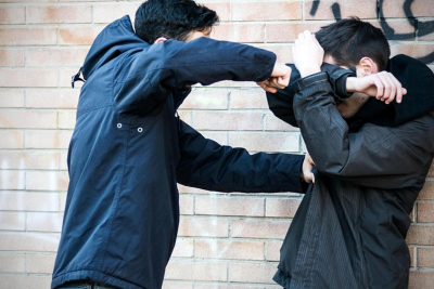 Bakıda məktəbdə insident: Şagirdə xəsarət yetirildi