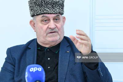 Xanəndə: “Baxırsan, akademikdir, deyir, bir dənə “Bakılı balasıyam”ı oxu”