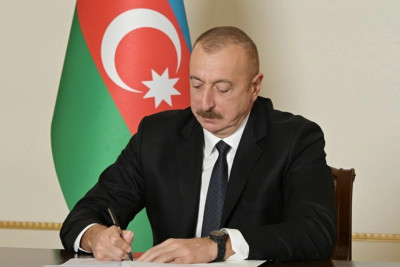 İlham Əliyev Müdafiə Nazirliyinin bir qrup əməkdaşını təltif etdi