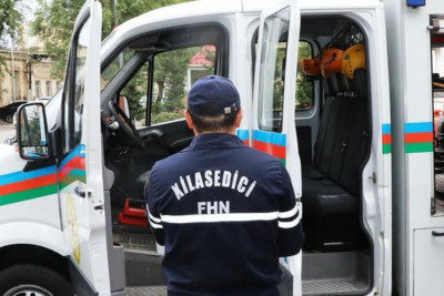Liftdə qalan şəxs xilas edildi