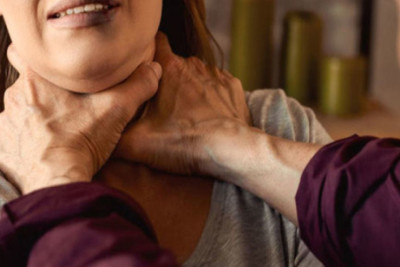 Ər arvadını boğub öldürdü