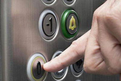 Liftdə köməksiz qalan şəxslər xilas edildi