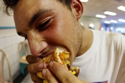 45 kilo ət, 116 kilo çörək YEYİRİK