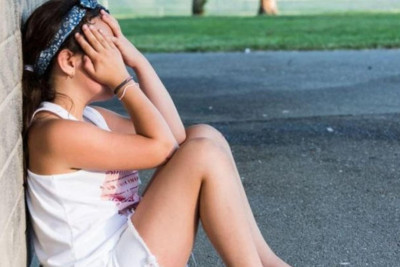 Yeniyetmə qızı maşına oturdub öpən şəxs HƏBS EDİLDİ 