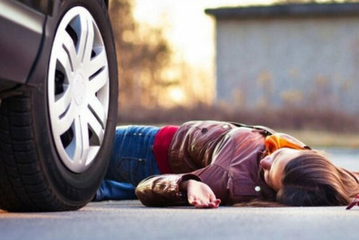 Bakıda avtomobil qadını vuraraq öldürüb