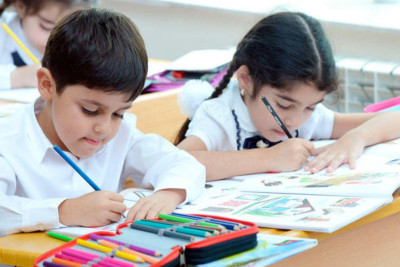 Rus bölməsi üzrə uşaqların I sinfə qəbuluna başlanılır