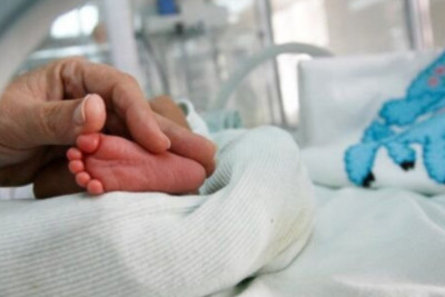 6 saylı doğum evində üçəm doğuldu, ikisi baxımsızlıqdan tələf oldu - İDDİA