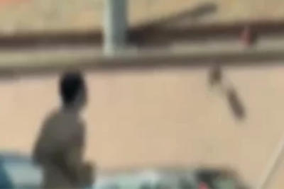 Bakıda magistral yolda lüt gəzən gənc saxlanıldı