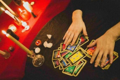 Bakıda falçı evini satmaq istəyən qadının başına OYUN AÇDI