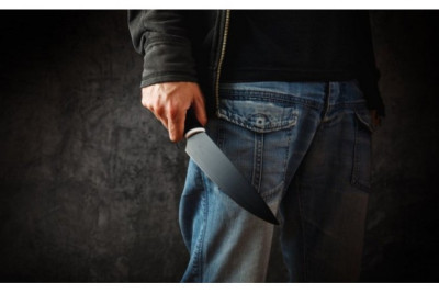 İki nəfər bıçaqlandı