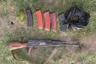 9 silah, 10 qumbara tapıldı