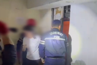 Bakıda liftdə qalan şəxslər xilas edildi