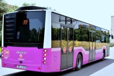Paytaxt avtobuslarında təqaüdçü və tələbələr üçün güzəştli gediş haqqı tətbiq olunacaq