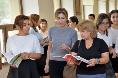 Beynəlxalq Müəllimlər Günüdür