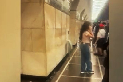 "28 May" metrostansiyasında oturacaqlar niyə söküldü?