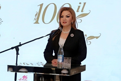 Qalmaqallı məktəb direktoru işdən çıxarıldı