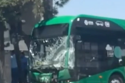 Balaxanıda avtobuslar toqquşdu - VİDEO