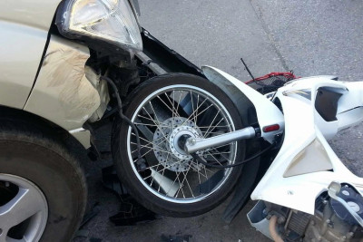 Avtomobil 87 yaşlı moped sürücüsünü vuraraq öldürüb