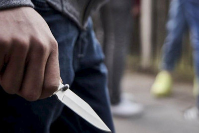 Anasını söydüyünə görə tanışını bıçaqladı