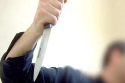 KAFEDƏ İNSİDENT: Bakı sakini başından bıçaqlandı