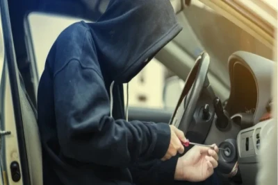 Bakıda polis maşın qaçıranları saxladı