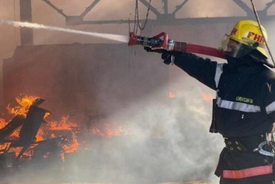 Bakıda evdə yanğın olub, 2 nəfər xəsarət alıb