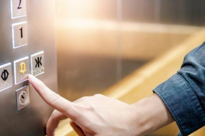 Liftdə qalan şəxs xilas edildi