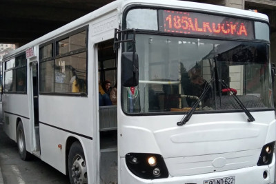 "Gözləməkdən artıq bezmişik"- 185 nömrəli avtobusdan ŞİKAYƏT