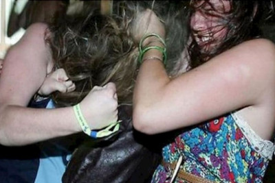 Bakıda qadınlar saçyolduya çıxdılar