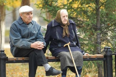 Azərbaycanda qadınlarla kişilərin pensiya yaşı bərabər olacaq