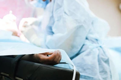 Mağazada meyit tapıldı