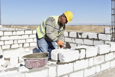 Ev tikmək istəyənlərə ŞAD XƏBƏR: Tikinti materialları UCUZLAŞDI