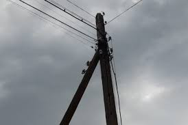 Abşeronda dirəksiz qalan elektrik xətləri - Hər an FACİƏ BAŞ VERƏ BİLƏR + FOTO