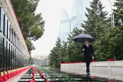 İlham Əliyev 20 Yanvar şəhidlərinin xatirəsini yad etdi