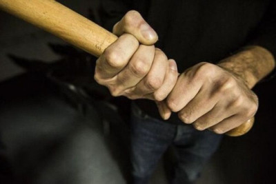 Sərxoş kişi qızının telefonuna gələn zəngə görə arvadını vəhşicəsinə döydü - MƏHKƏMƏ