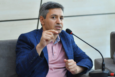 "Onlar sosial şəbəkələrdə ölürlər, yoxa çıxırlar" – Aqşin Yenisey