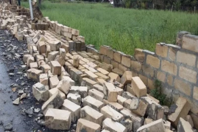 Bakıda külək hasarı uçurdu, ölən var