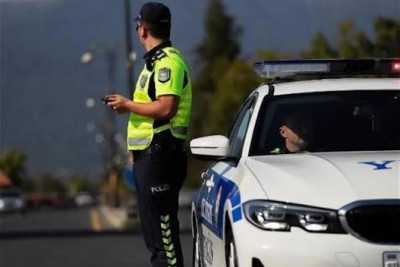 Yol polisi yük avtomobili sürücülərinə müraciət edib