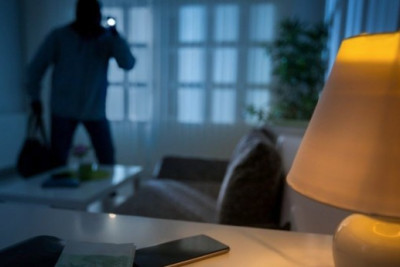 Bakıda qohumunun evindən 10 minlik oğurluq etdi