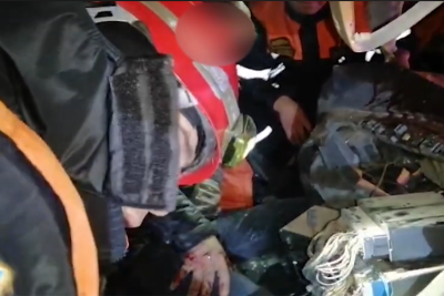 Yük avtomobilləri toqquşdu, vətəndaşlar belə xilas edildi - VİDEO