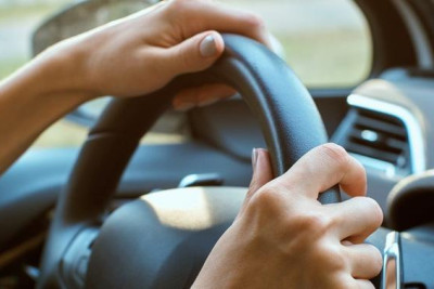 Avtoyuma məntəqəsindən avtomobil qaçırdı, tutuldu