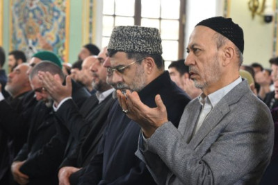 Bayram namazı qılındı