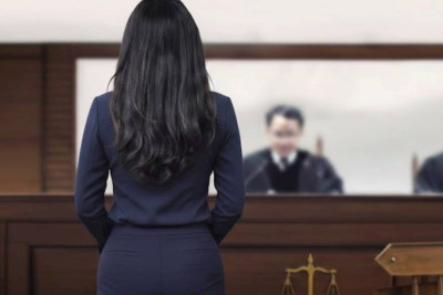 Qadın onu bıçaqlayan, 8 min manatını alan sevgilisini bağışladı