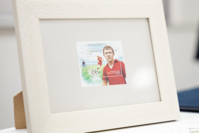 Anatoli Banişevskinin 80 illik yubileyi münasibətilə yeni poçt markaları dövriyyəyə buraxılıb