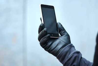 Bakıya iş axtarmağa gəldi, kafedən "iPhone" oğurladı