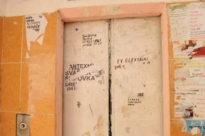 Paytaxtda gizli təhlükə: Lift problemləri və cavabsız qalan suallar