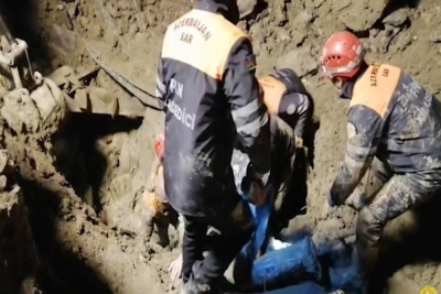 Qaradağda torpaq uçqunu: Ölən var