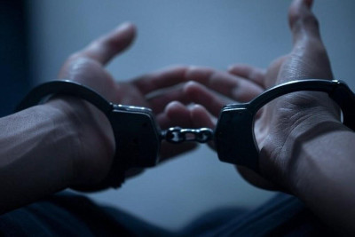 Qohumunun evindən 20 min manatlıq oğurluq etdi